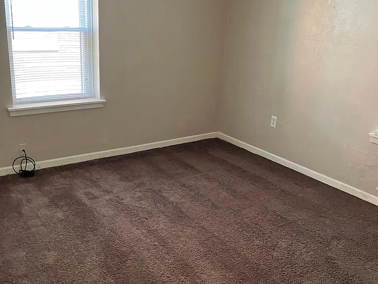 304 Woodrow Dr #1 — Photo 3