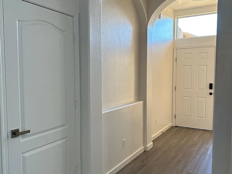 8772 E Avalon Dr — Photo 4
