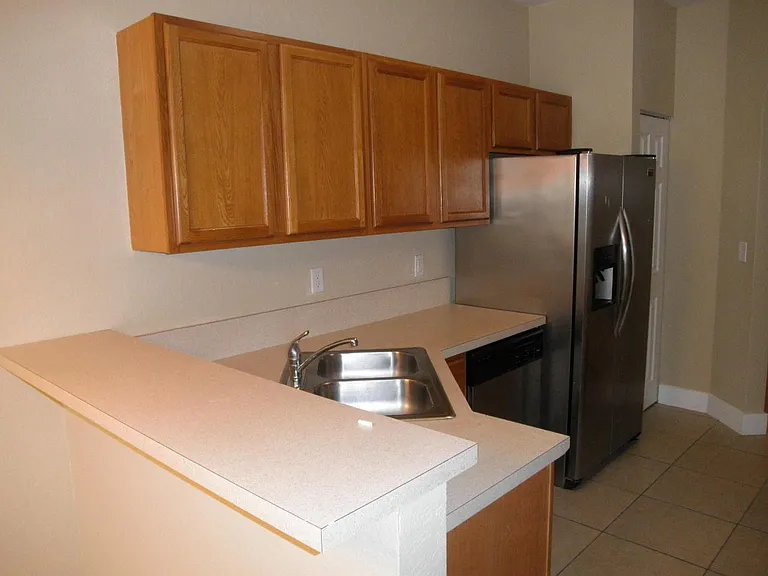 1011 Pipers Cay Dr — Photo 5