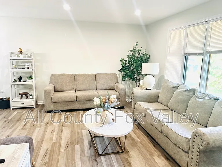 9224 S Turner Ave — Photo 16