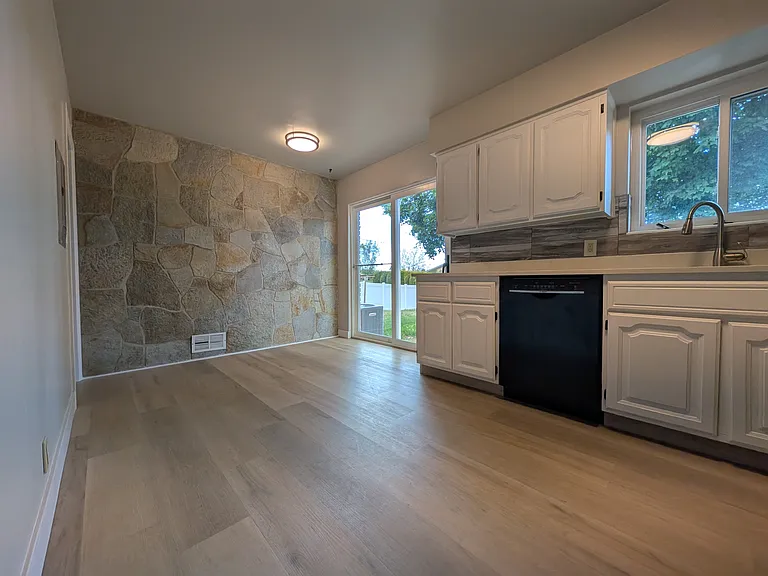 4281 S Orchard Ave — Photo 4