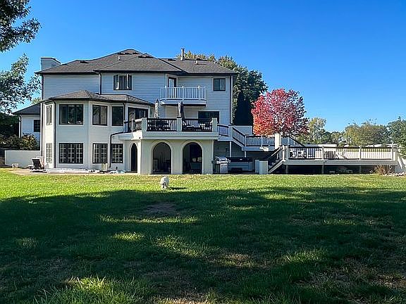 2nd image of 1304 Arlington Chase