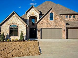 630 Trailwood Cir, Centerton, AR 72719