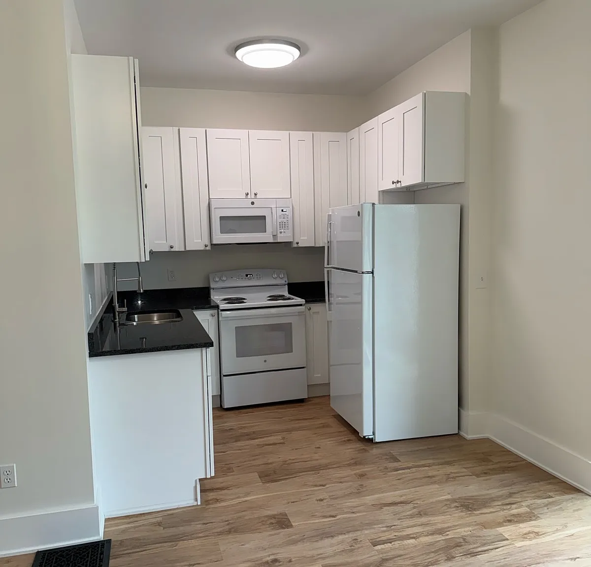 2 bed, 1000 sqft, $1,250 — Photo 1