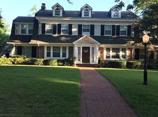 1227 Stratford Rd, Kansas City, MO 64113