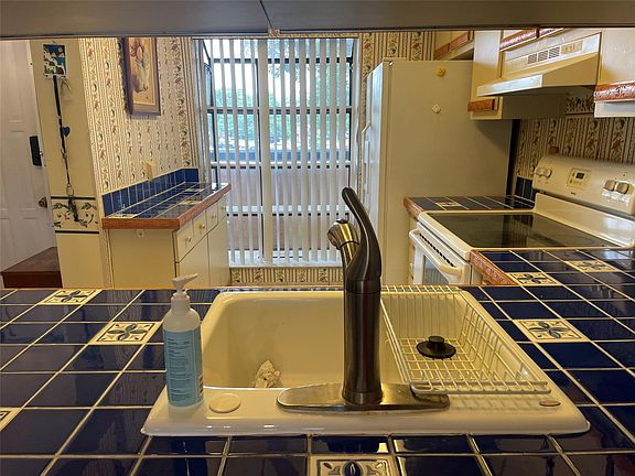 4th image of 2249 SW 15th Street #188