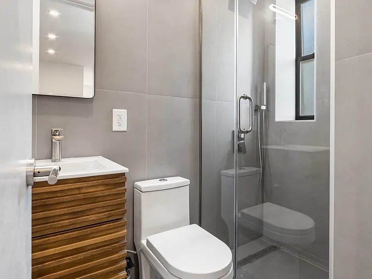 141 2nd Ave #7 — Photo 8