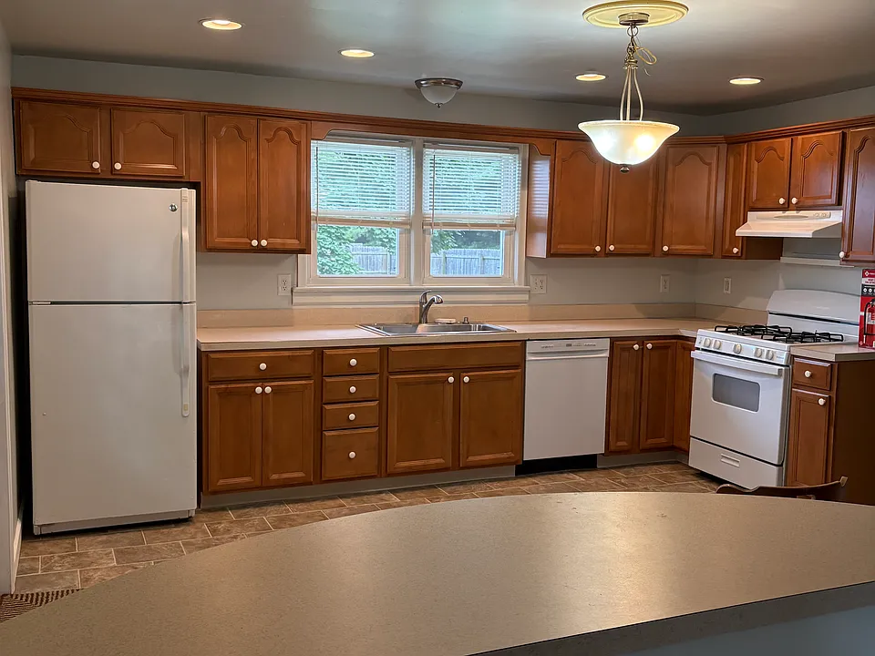 167 E Wolfert Station Rd