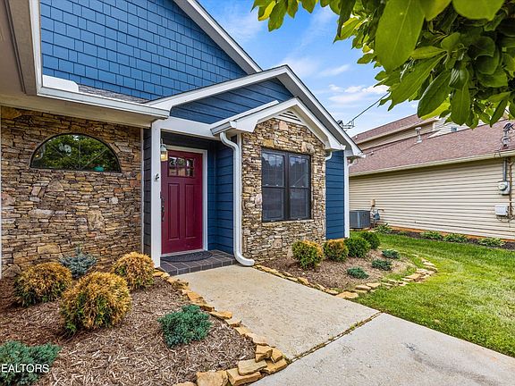 2nd image of 10918 Harbour Park Ln