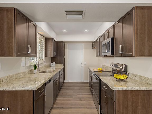 2nd image of 18037 N DESERT GLEN Drive