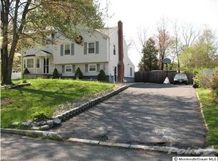 6 Millbrook Dr, Middletown, NJ 07748