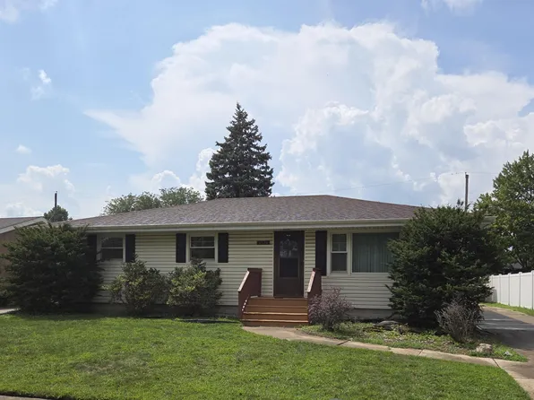 9326 Idlewild Dr, Highland, IN 46322