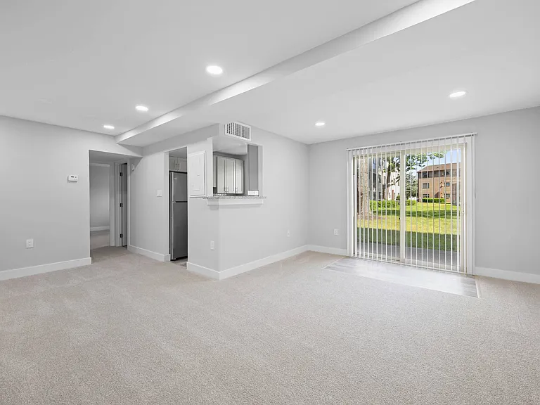 Rose Hill Apartments — Photo 41
