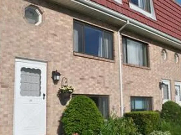 226 Farrwood Dr, Haverhill, MA 01835