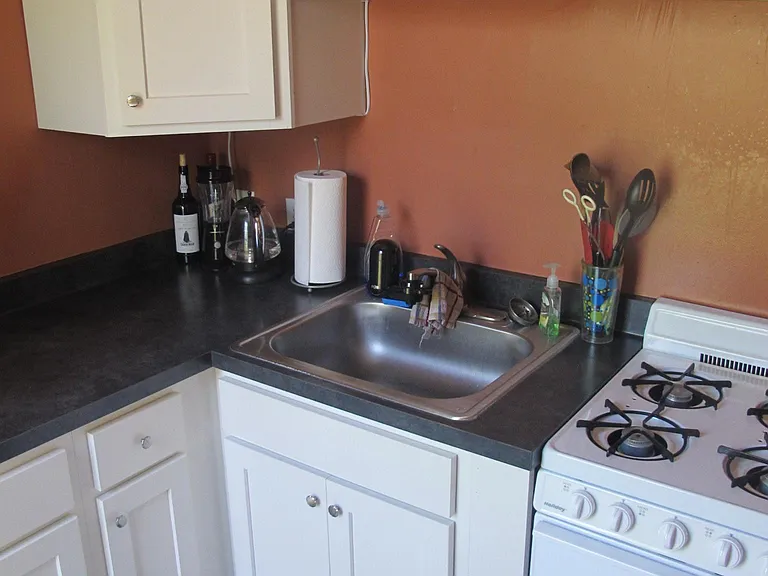 136 Gibbs St #2 — Photo 9