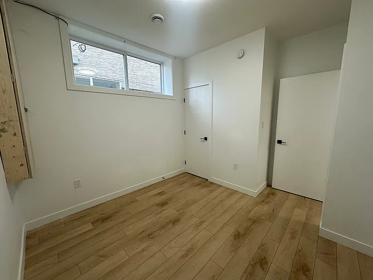750 Moncton Ave — Photo 16