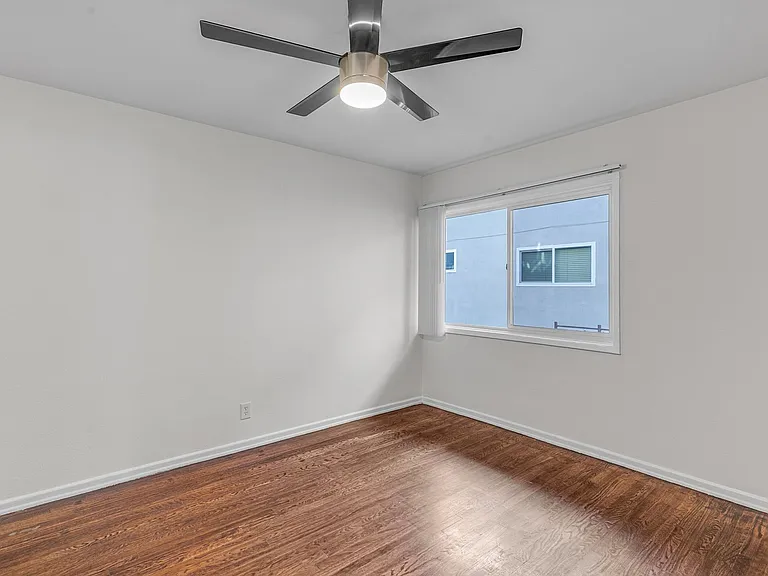 14616 Magnolia Blvd — Photo 7