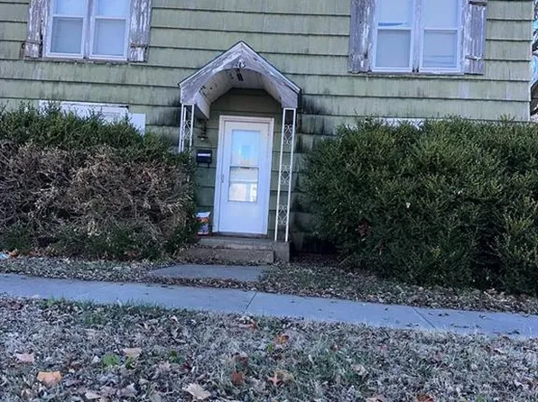 113 W Lincoln St, Iola, KS 66749