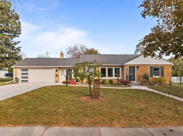 114 E Byrd St, Appleton, WI 54911