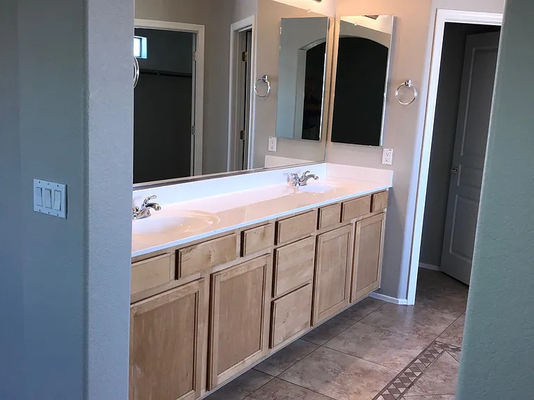 3440 E Flower St — Photo 10