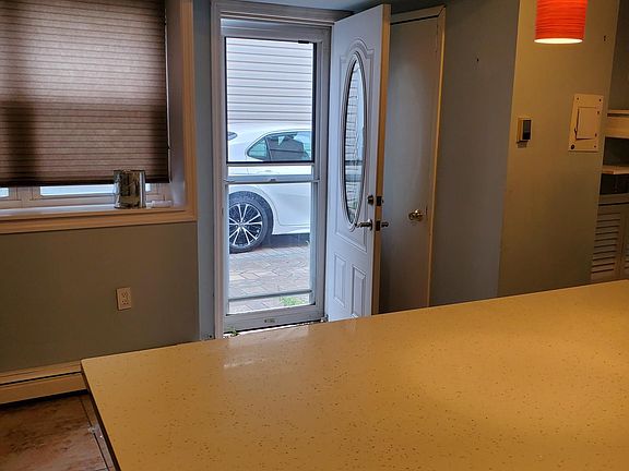 4th image of 174 Sandalwood Dr Floor 1