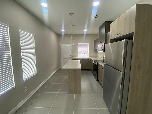 4th image of 5601 Puffin Ave #2