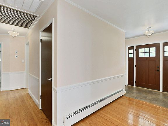 5th image of 6328 Columbia Pike