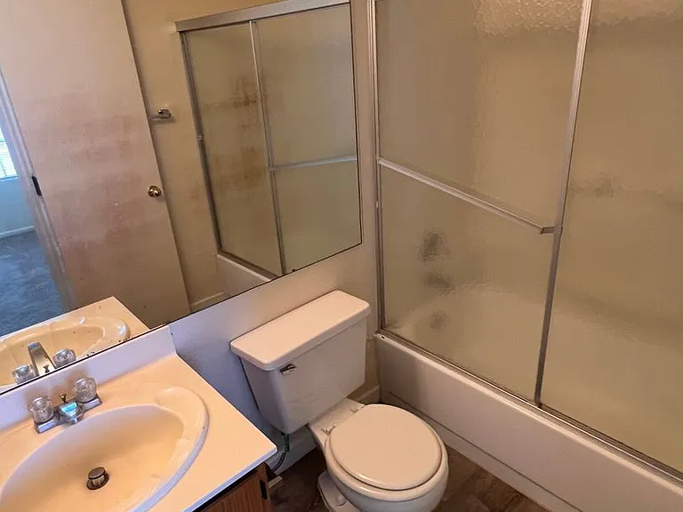 1970 N Hartford St #25 — Photo 17