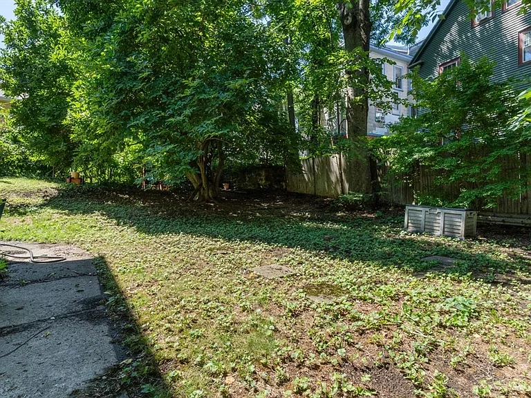7 Burr St #1 — Photo 36