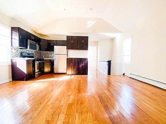 2nd image of 11529 170th St #2