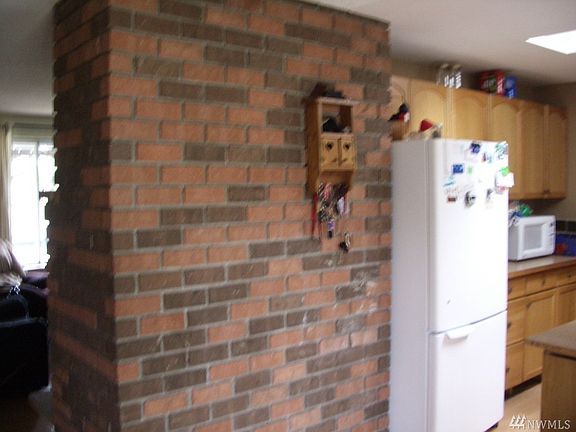 4th image of 24415 39th Ave E