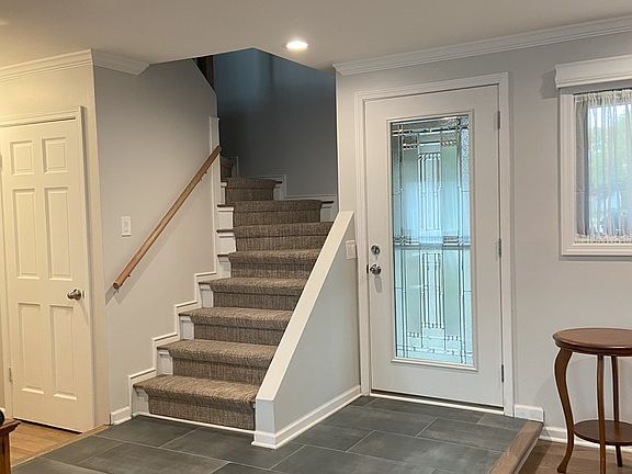 2nd image of 11 Stratford Ct