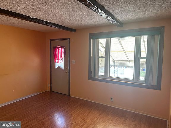 5th image of 7209 Guyer Ave