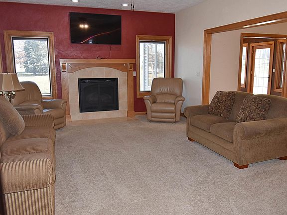 5th image of 1304 Quill Ct NE