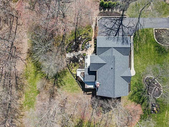 3rd image of 726 Westwood Dr