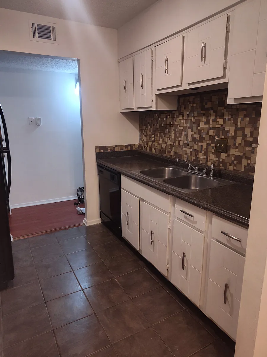 Building Photo - 5653 Encino Cv #2
