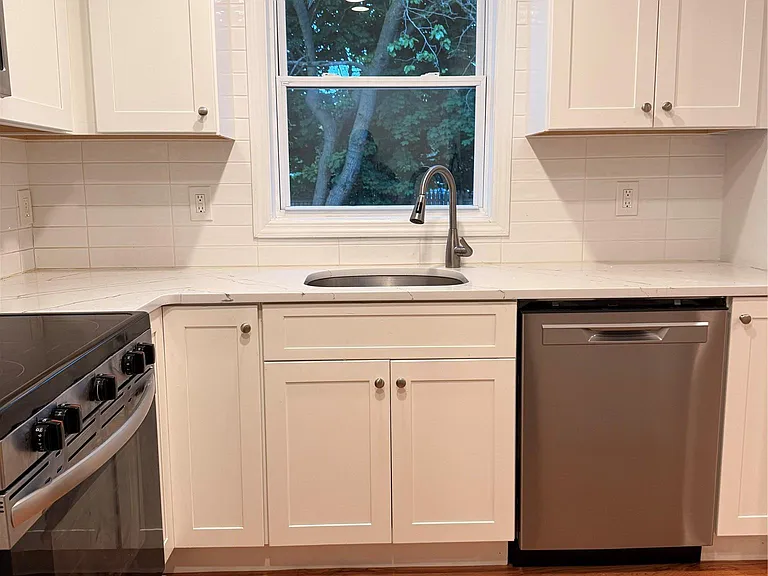43 Lakewood Ave — Photo 5