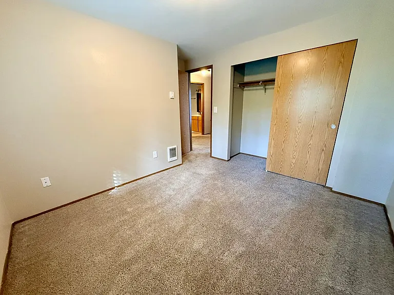 10404-10419 E McKinley Ave — Photo 26