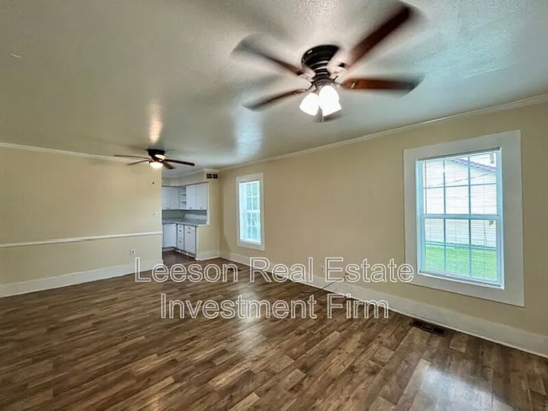 905 Rome St — Photo 3
