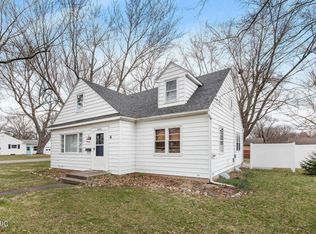 902 Grand Pre Ave, Kalamazoo, MI 49006