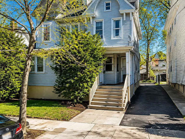 472 Sanford Ave #1R — Photo 1