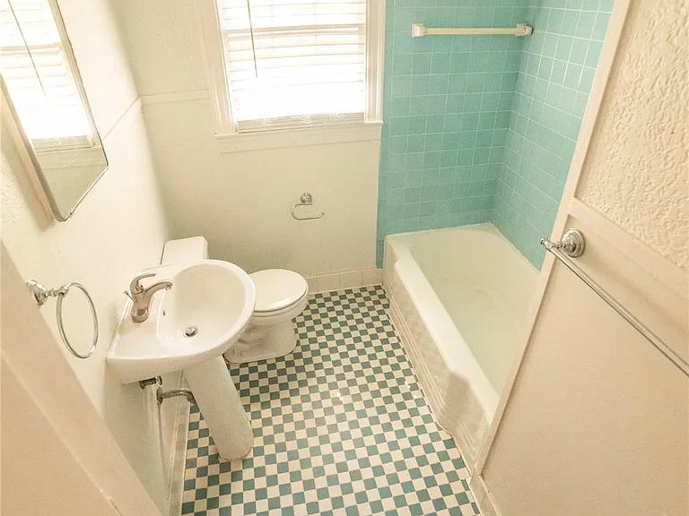 5409 Woodview Ave — Photo 14