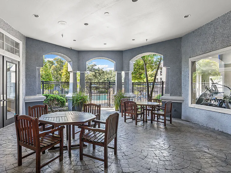 Benton Pointe — Photo 19