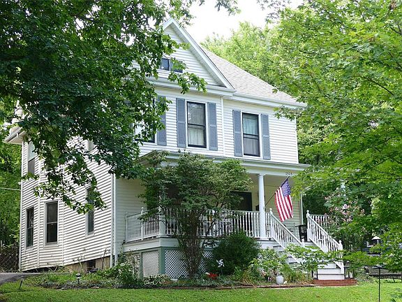 2nd image of 1515 Hawthorne Pl