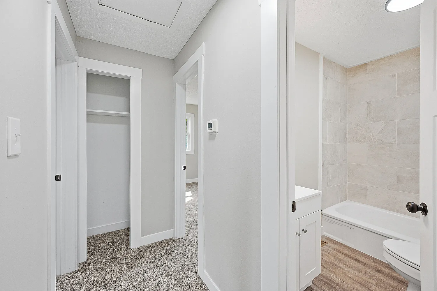 2 bed, 840 sqft, $1,200 — Photo 2