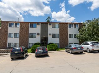 910 Benton Dr APT 14, Iowa City, IA 52246
