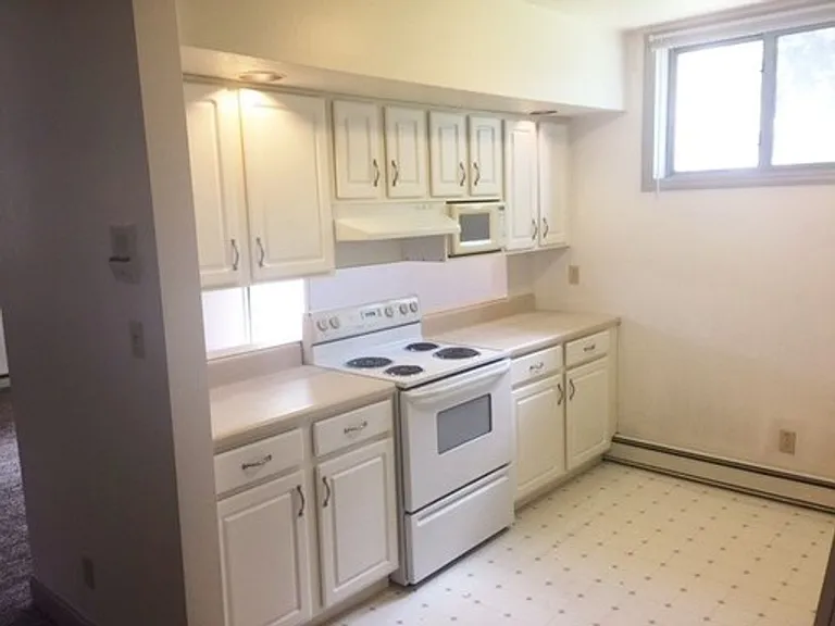 202 W Columbia Ave — Photo 17