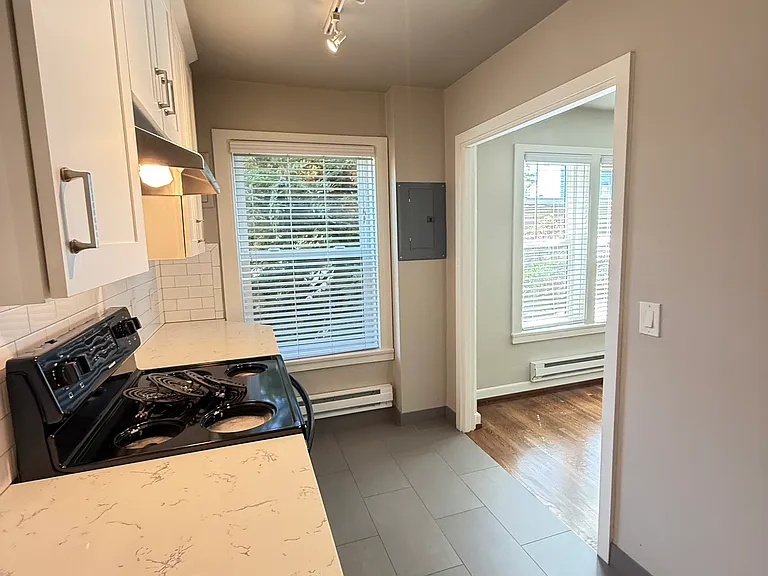 421 Summit Ave E #202 — Photo 27