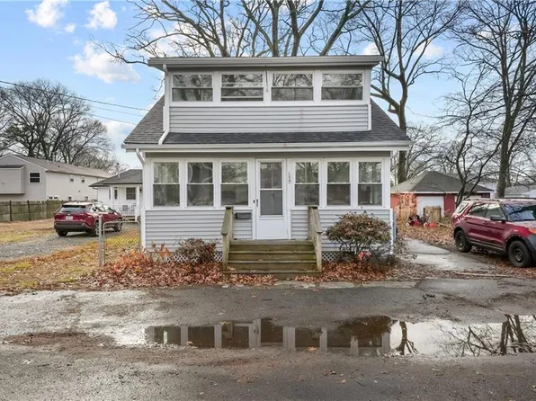 164 Wood St, Warwick, RI 02889