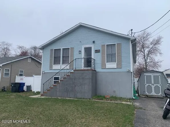 558 Lloyd Road, Toms River, NJ 08753
